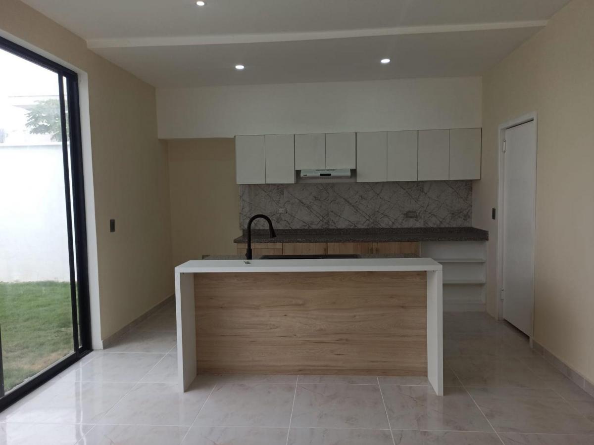 . Casa Nueva en Venta, Moderna Lista Para Habitar, Urbanización Zhará, El Oro — imagen 8