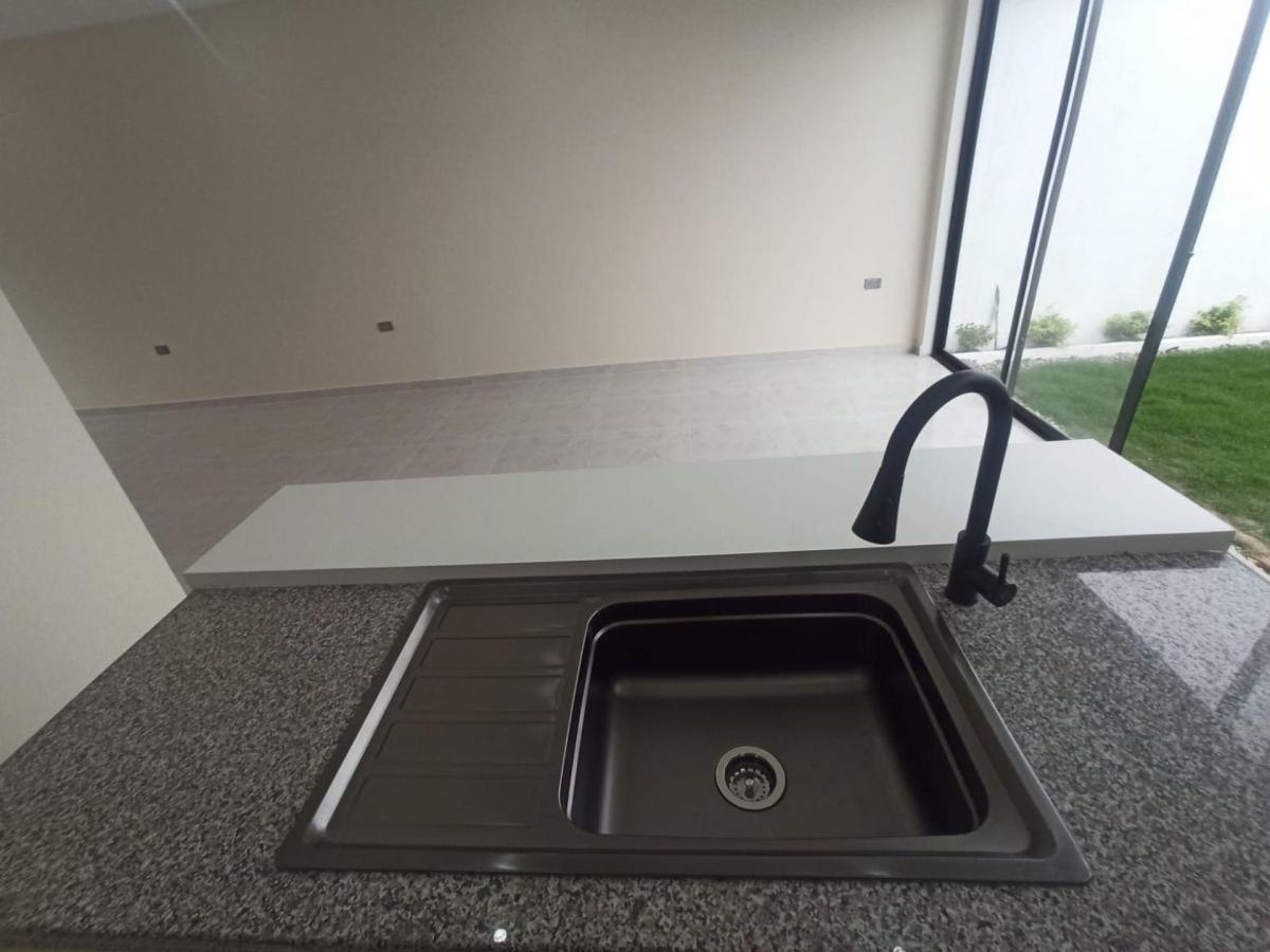 . Casa Nueva en Venta, Moderna Lista Para Habitar, Urbanización Zhará, El Oro — imagen 5