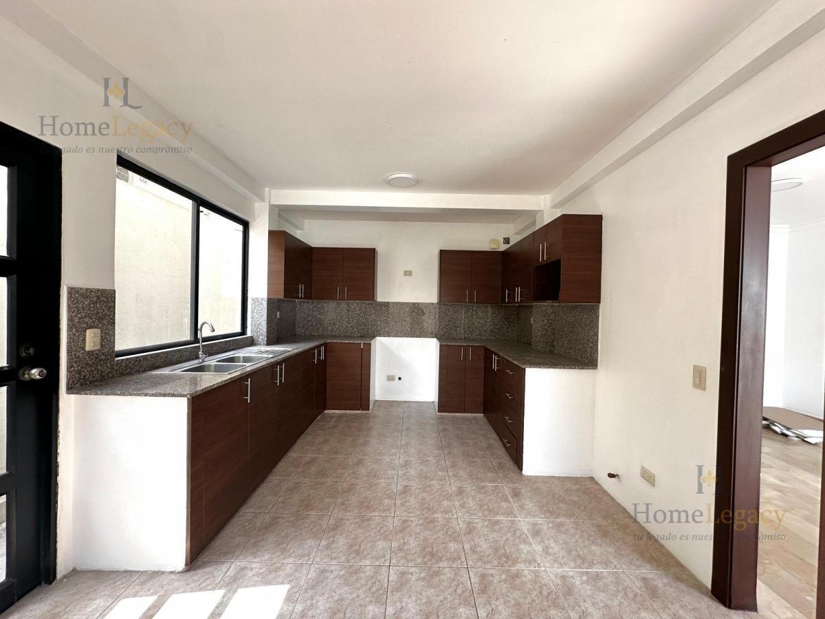 Venta de Casa en Samborondón - Ciudad Celeste con 5 Habitaciones y 1 Suite Am, Guayas — imagen 2