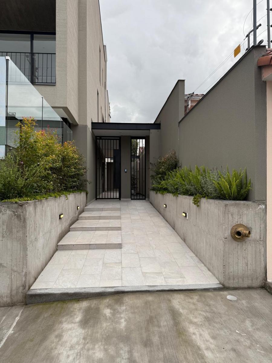 Departamento Nuevo en Venta con Patio en Cumbayá — imagen 9