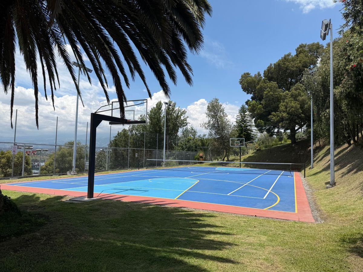 Vendo Casa Elegante, de Lujo urbanización Exclusiva Cumbaya, alta Seguridad, Vistas Canchas — imagen 6