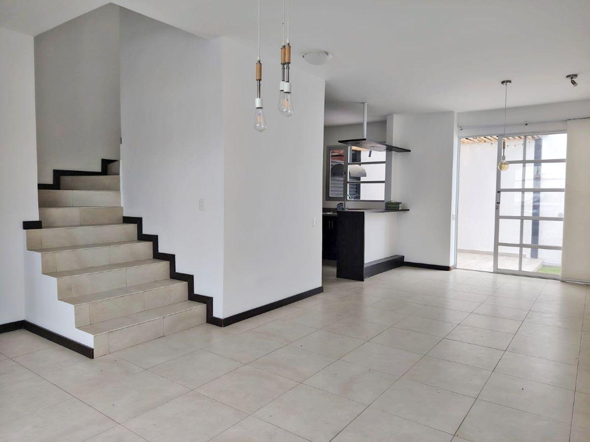 Vendo Amplia Casa en Urbanización Sector Tumbaco — imagen 9