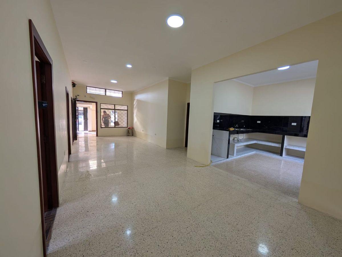 Casa Esquinera en Venta en Machala, El Oro — imagen 10