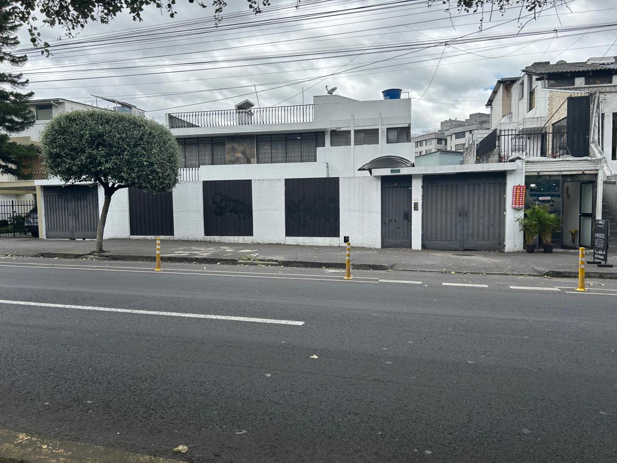Vendo Excelente Propiedad en La Av Republica — imagen 6