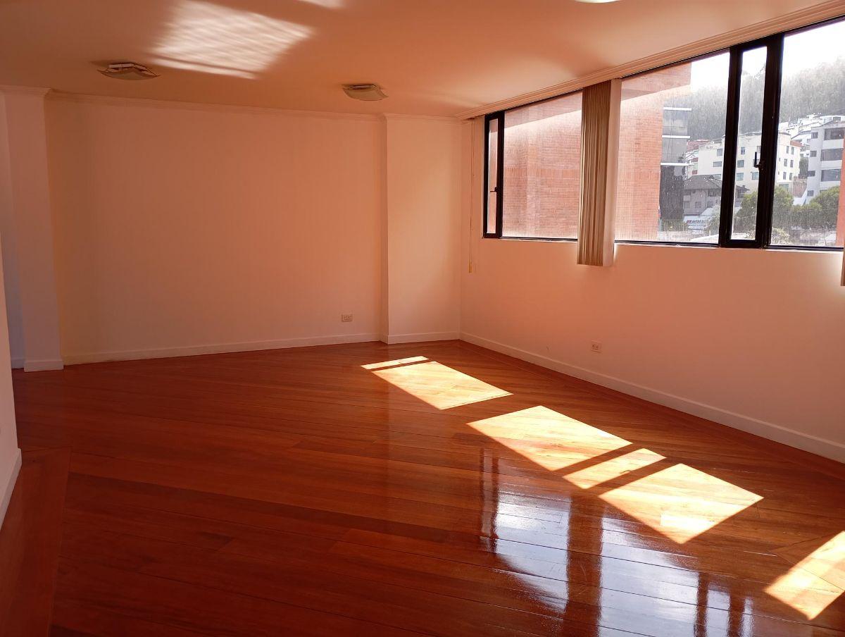 Departamento de 3 Dorm. Duplex Av Granados — imagen 9