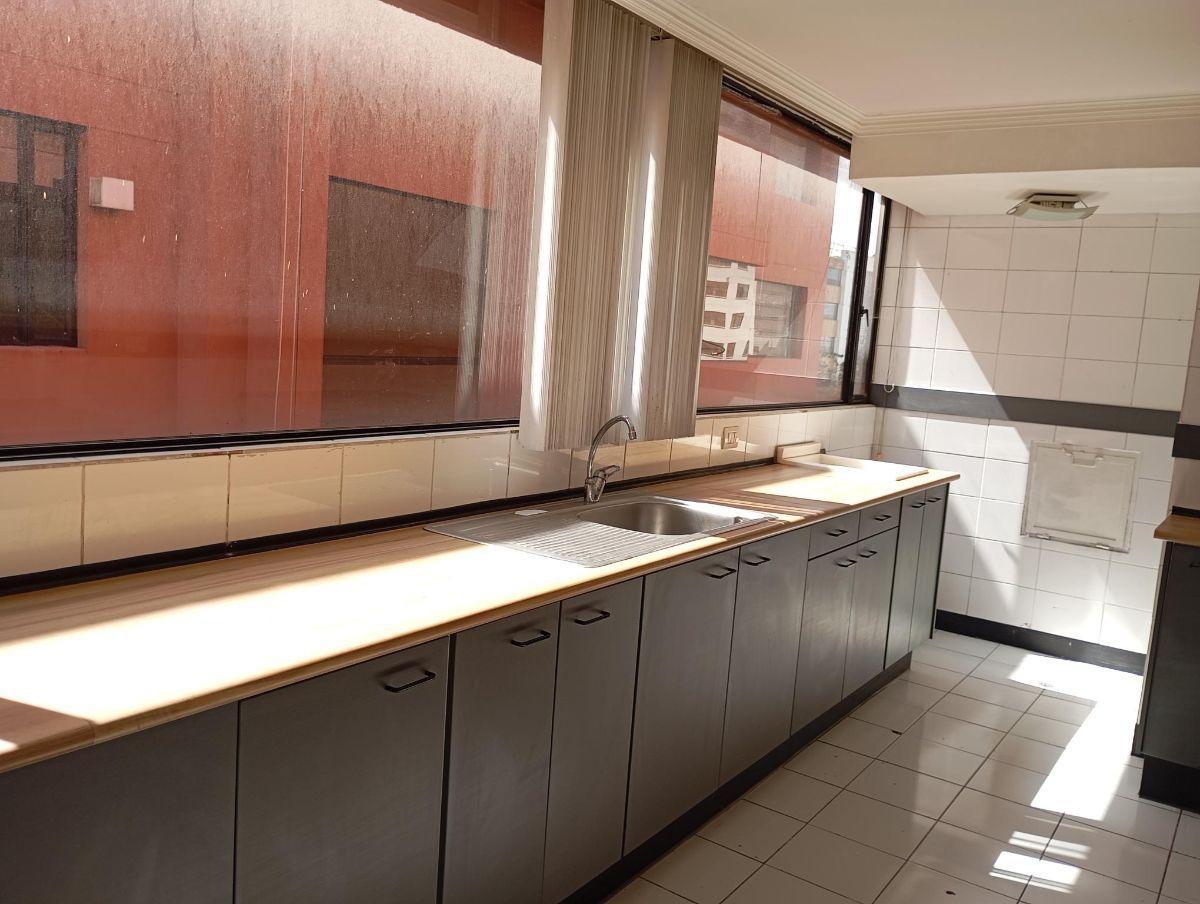 Departamento de 3 Dorm. Duplex Av Granados — imagen 8