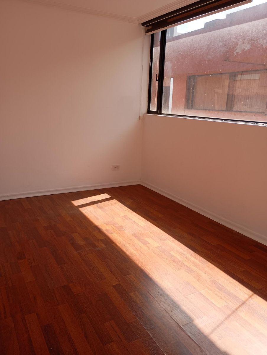 Departamento de 3 Dorm. Duplex Av Granados — imagen 3
