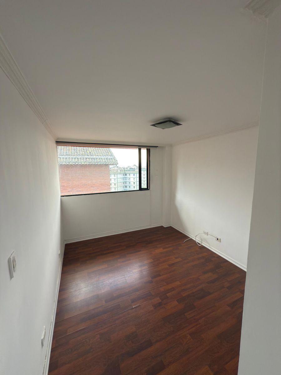 Departamento de 3 Dorm. Duplex Av Granados — imagen 2