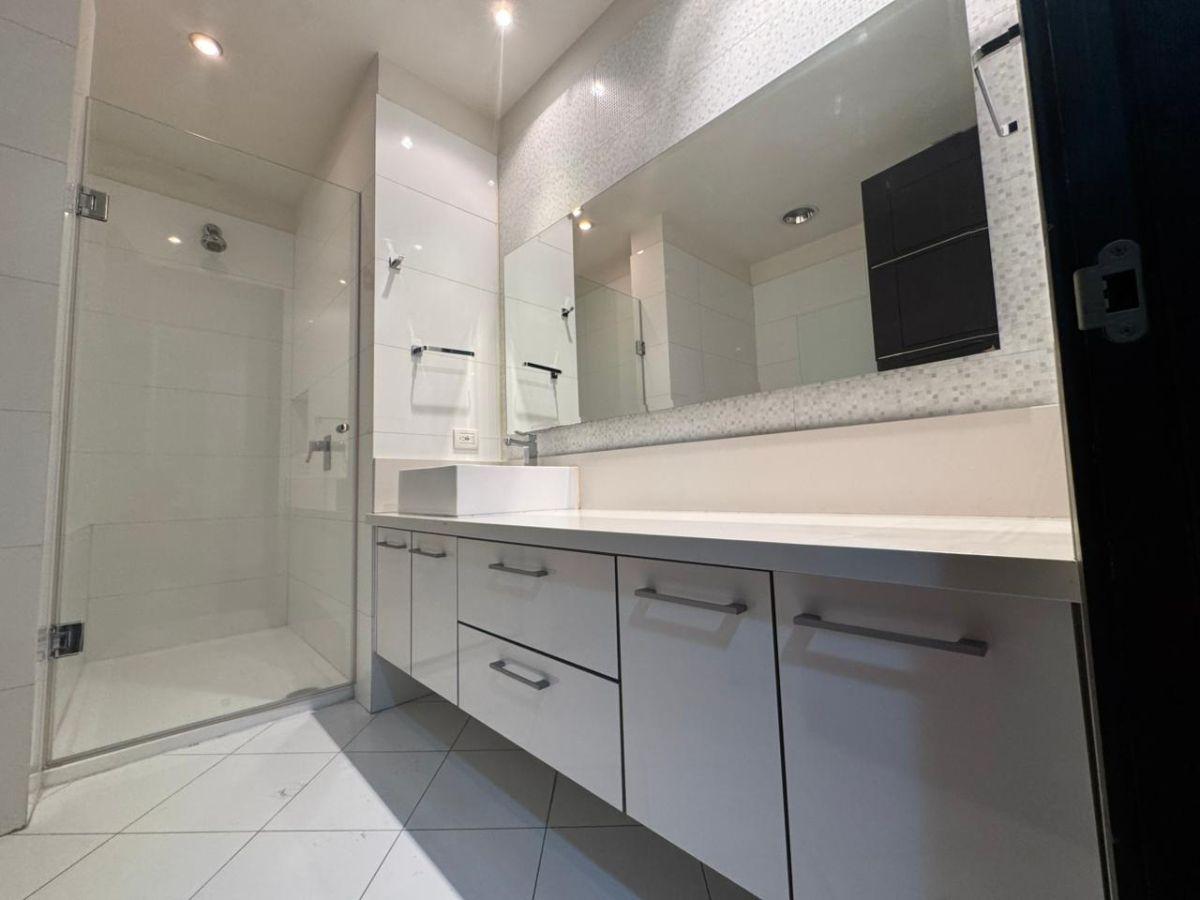 En Venta Departamento de 3 Dorm. 438 m² - Bellavista — imagen 5