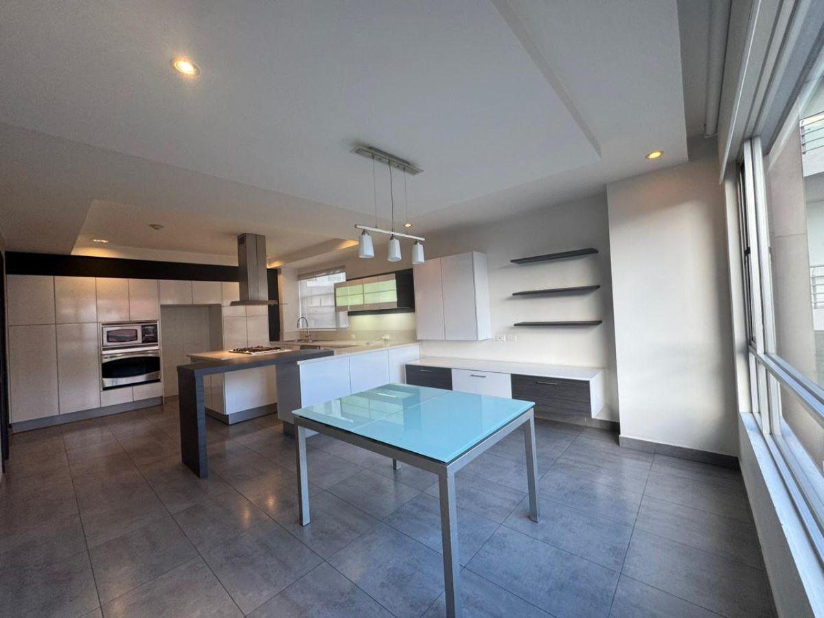 En Venta Departamento de 3 Dorm. 438 m² - Bellavista — imagen 2