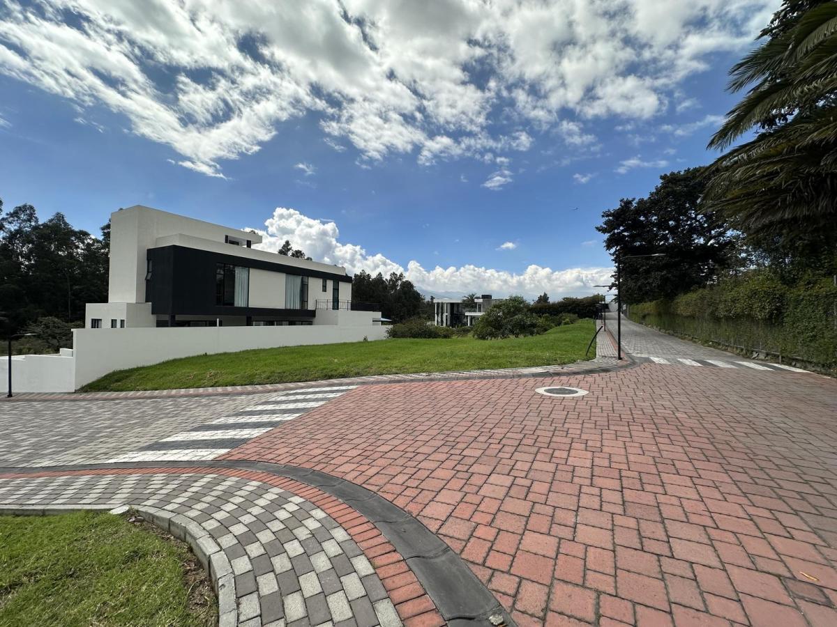 Terreno en Puembo Dentro de Urbanizaciòn Privada 439 Mtrs2 Plano — imagen 2
