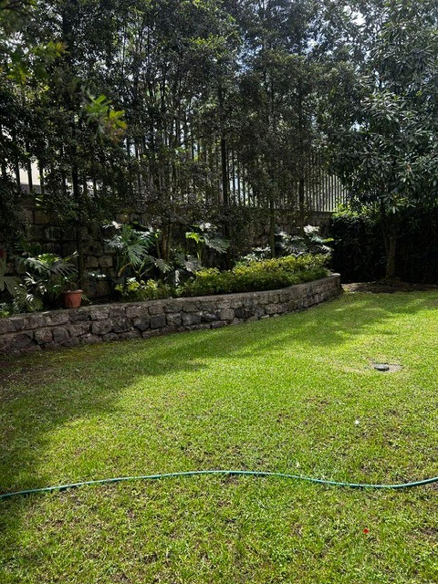 Vendo Departamento con Jardin en Cumbaya — imagen 7