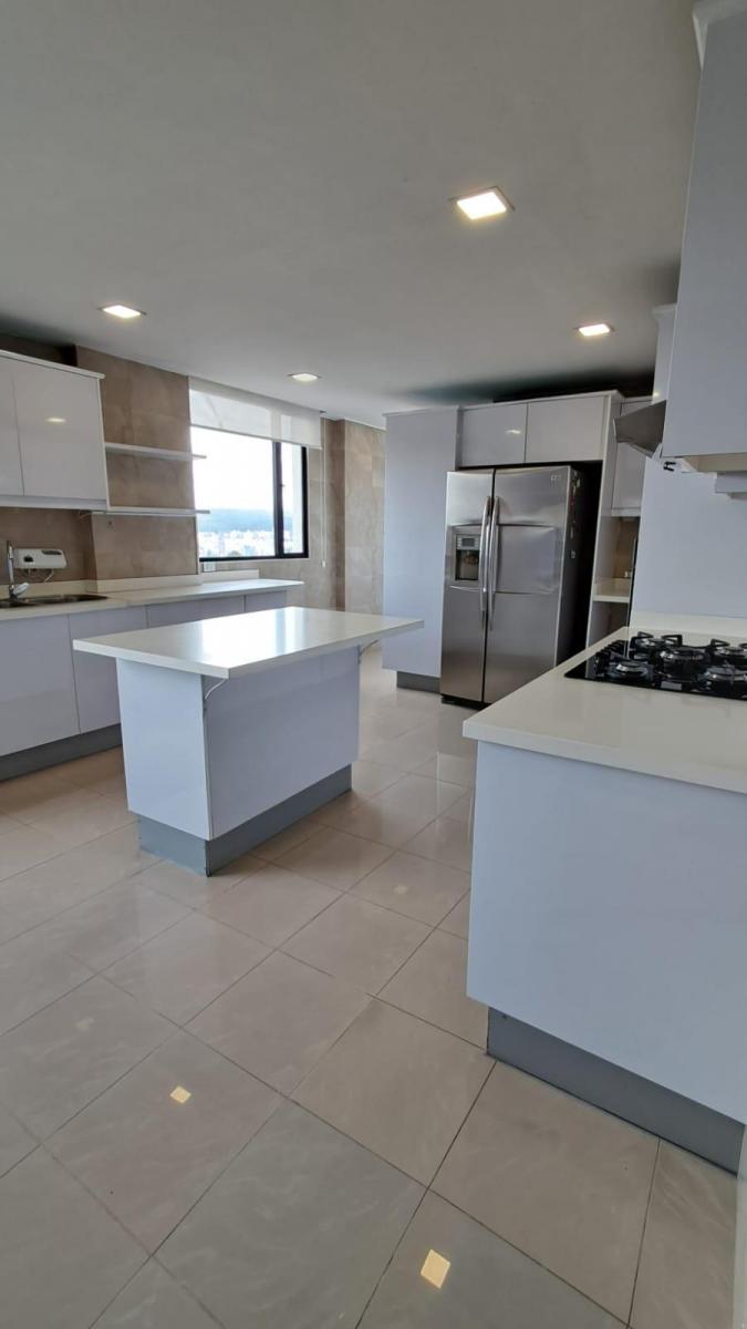 Vendo Hermoso Penthouse, 4 Dorm. Quito Tenis, 637 m² Excelente Vista! — imagen 7