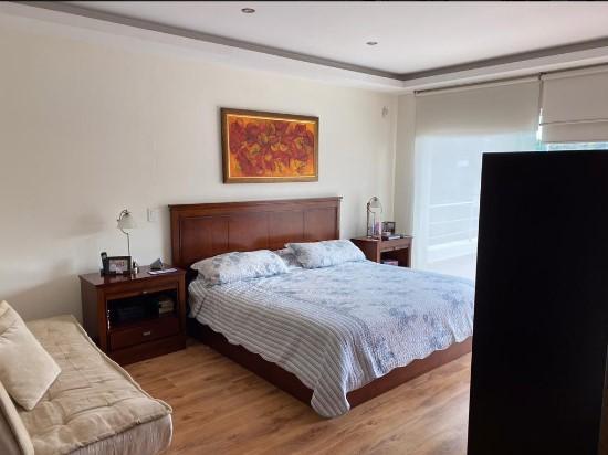 Preciosa Casa Independiente Espaciosa, Extenso Jardín Dentro Urbanización — imagen 2