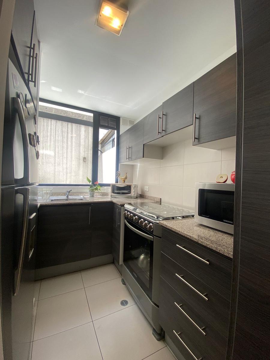 Suite de 60 m² Más Patio y 2 Parqueaderos de Venta en La Carolina — imagen 5
