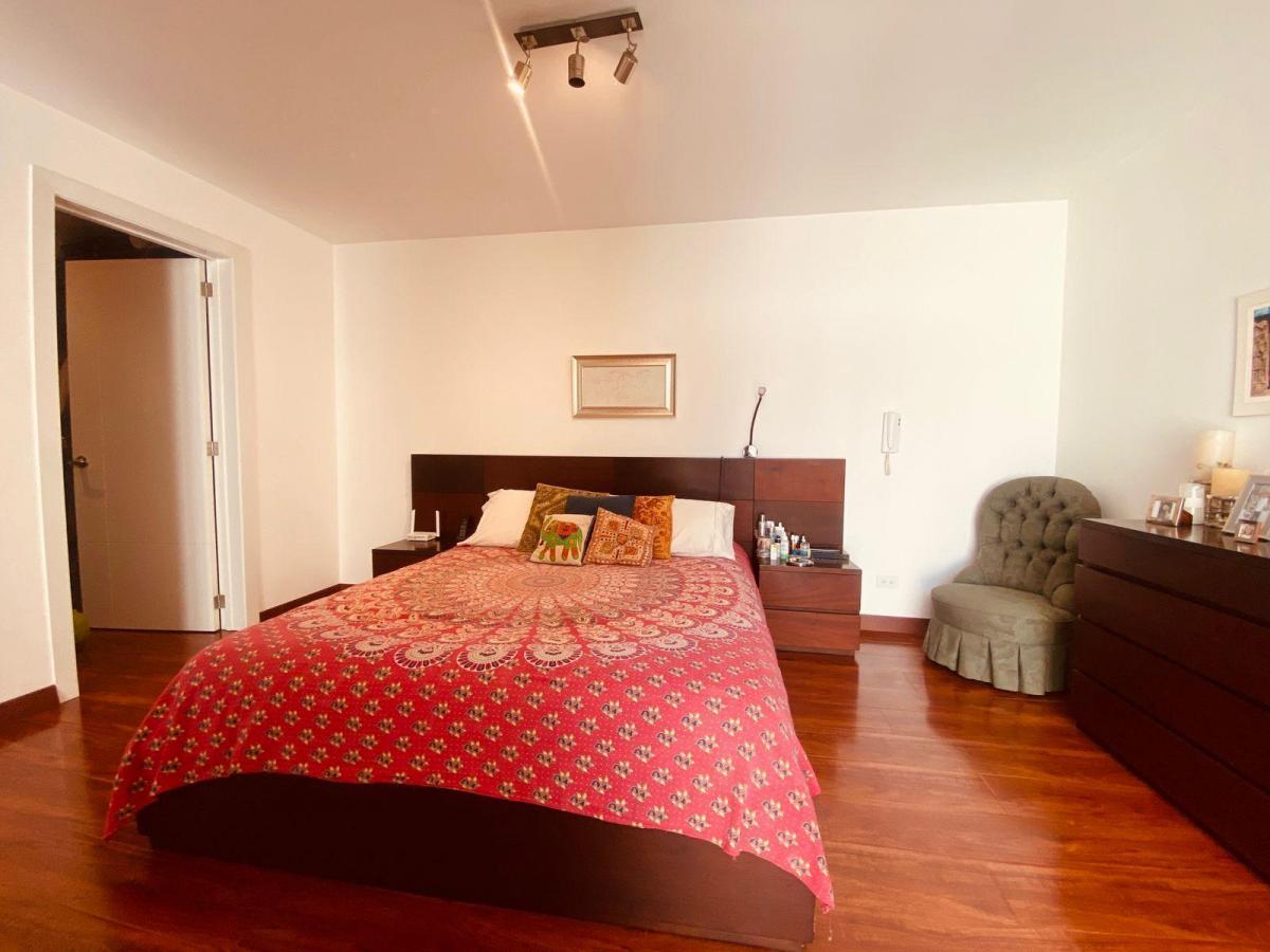 Suite de 60 m² Más Patio y 2 Parqueaderos de Venta en La Carolina — imagen 4