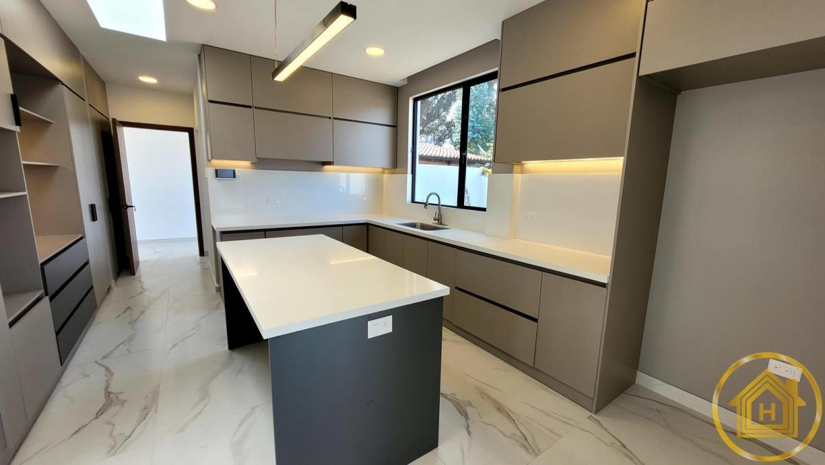 Casa en Venta a Estrenar, Dentro de Urbanización, Sector Capelo - Valle de Los Chillos — imagen 9