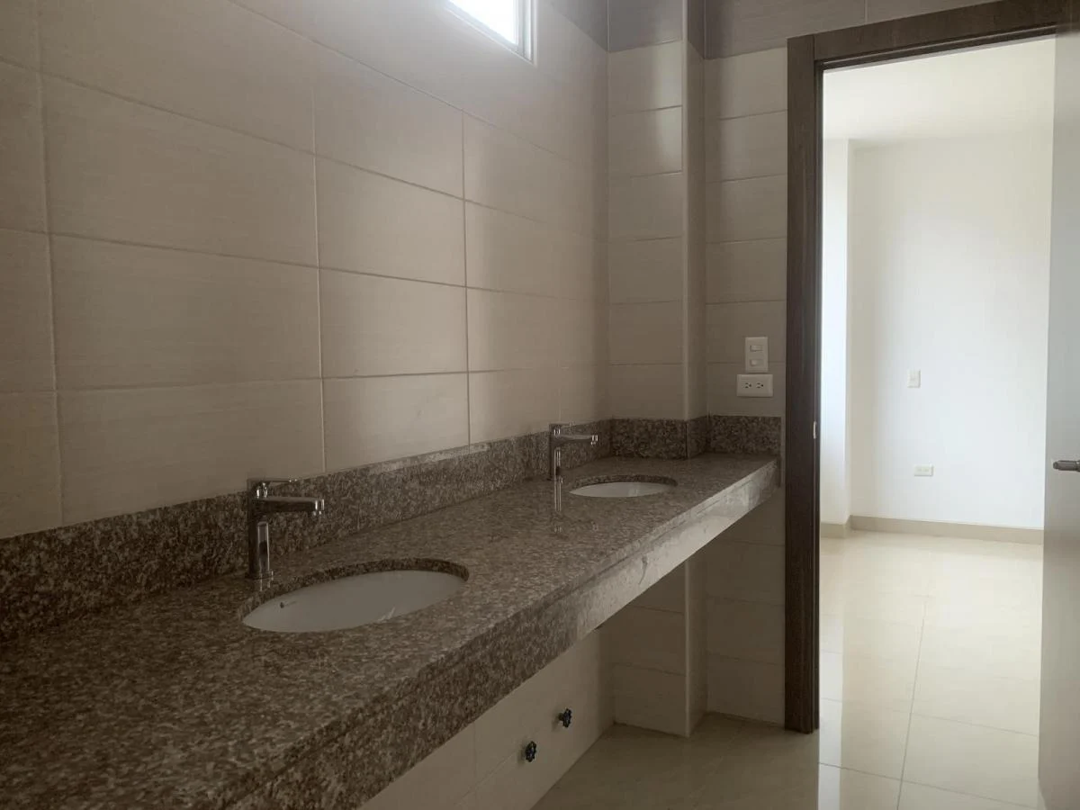 Departamento de Estreno en Venta en Bosques de Los Ceibos, Guayas — imagen 3