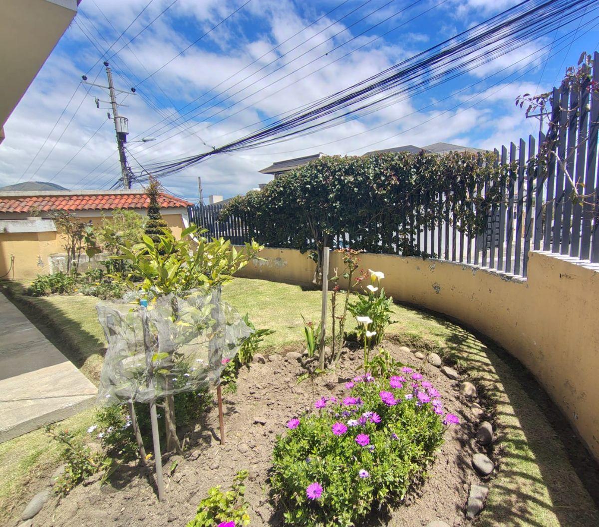 En Venta Departamento, Urbanización El Condado, con Jardín Propio — imagen 9