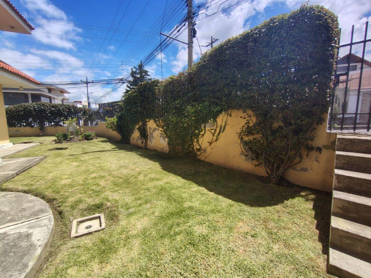 En Venta Departamento, Urbanización El Condado, con Jardín Propio — imagen 7