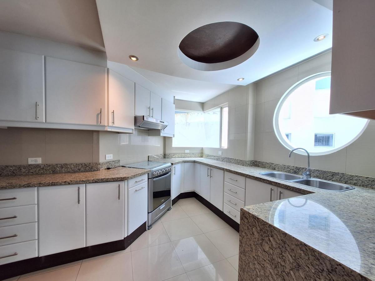Dpto. Dúplex en Venta, Amplio Jardin Privado, 3 Hab, 2 Parq. Bellavista — imagen 5