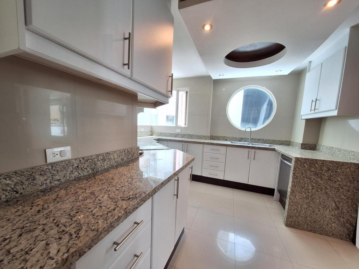 Dpto. Dúplex en Venta, Amplio Jardin Privado, 3 Hab, 2 Parq. Bellavista — imagen 4