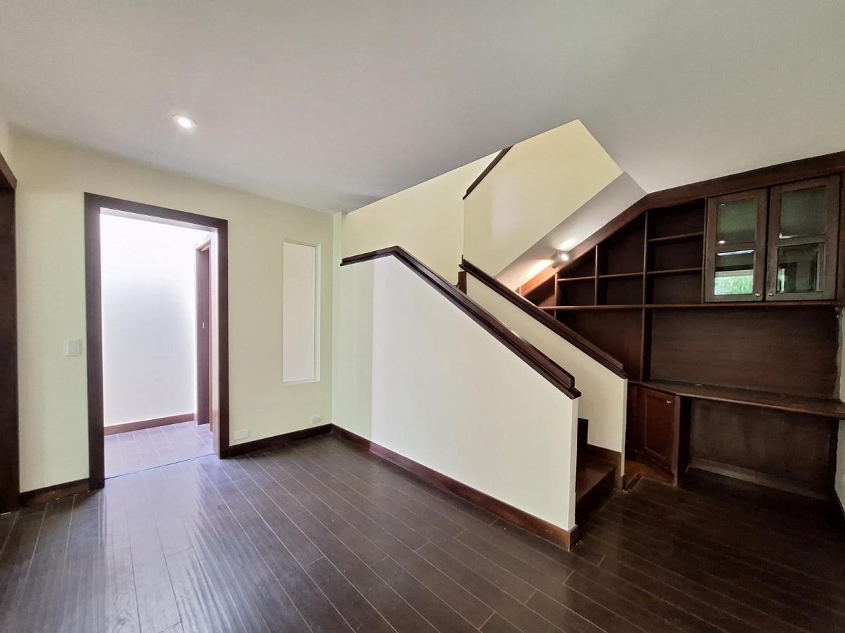 Dpto. Dúplex en Venta, Amplio Jardin Privado, 3 Hab, 2 Parq. Bellavista — imagen 2