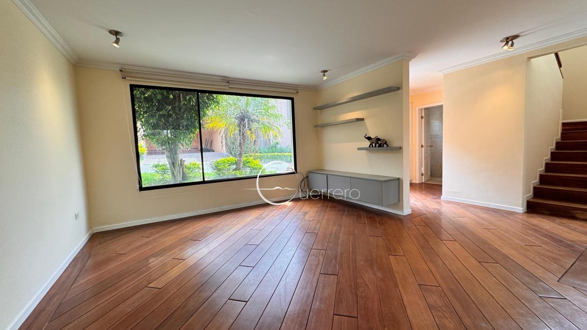 En Venta Hermosa Casa en El Corazón de Cumbaya, Urb. Vista Hermosa — imagen 2
