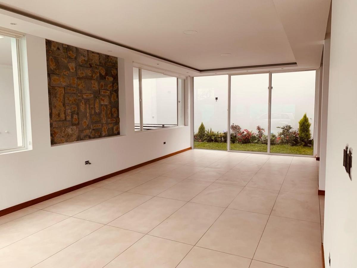 Mjr Venta Casa Tumbaco 3 Dorm. — imagen 7