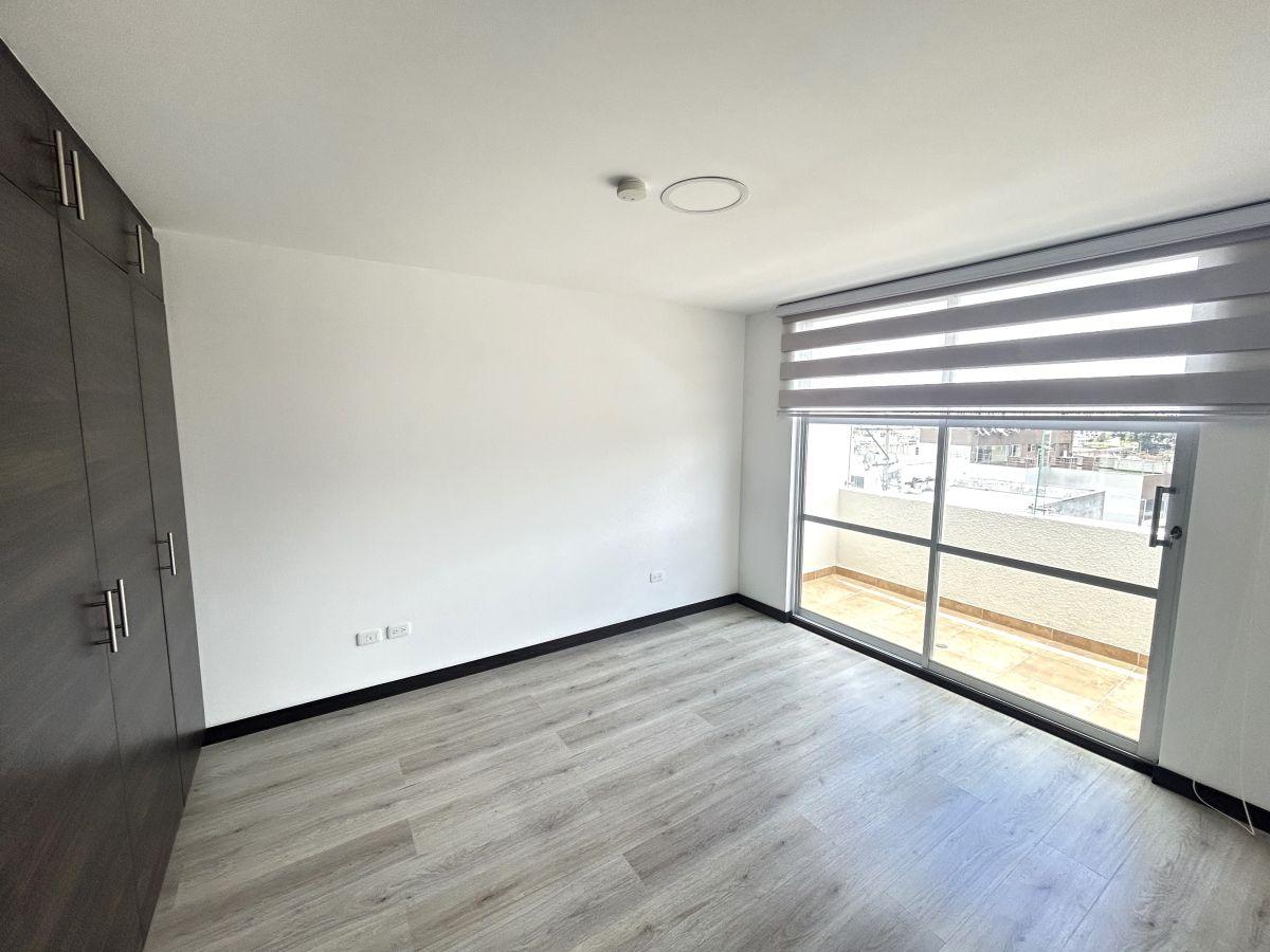 Venta Casa Moderna en Conjunto Cuatro Dorm. Terrraza — imagen 2