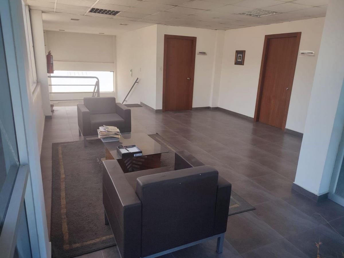 Terreno con Edificio de Oficinas en La Cristiania — imagen 6