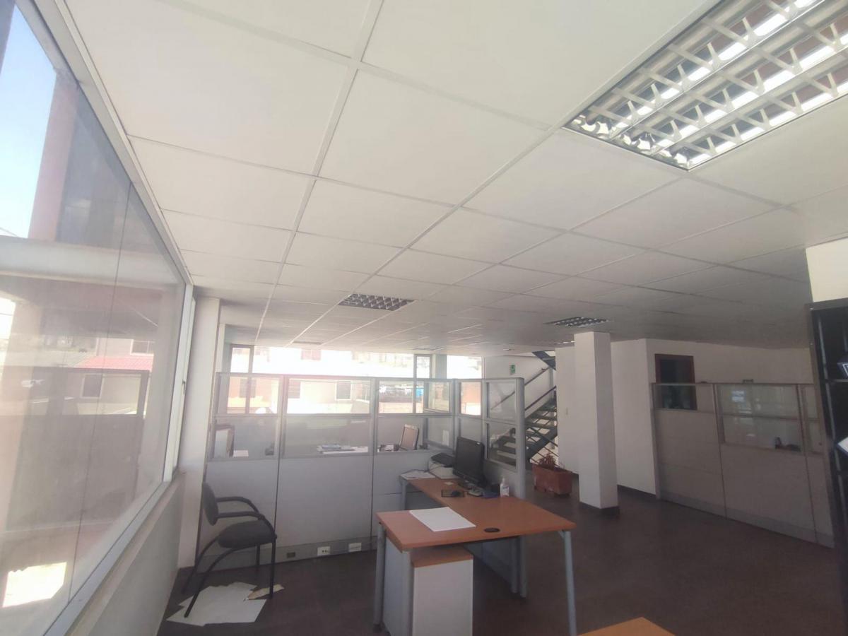 Terreno con Edificio de Oficinas en La Cristiania — imagen 2