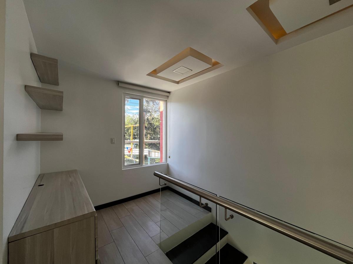 Linda Casa de Venta en Jardines de La Pampa — imagen 7