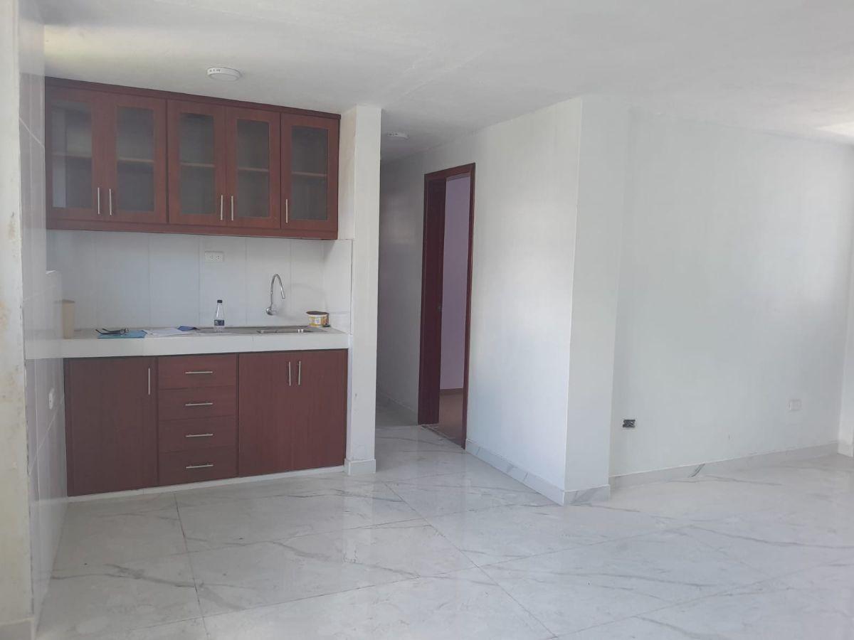 Vendo Departamento Remodelado con Parqueadero y Secadero Hermosa Vista a La Ciudad, Av de Los Grana — imagen 2