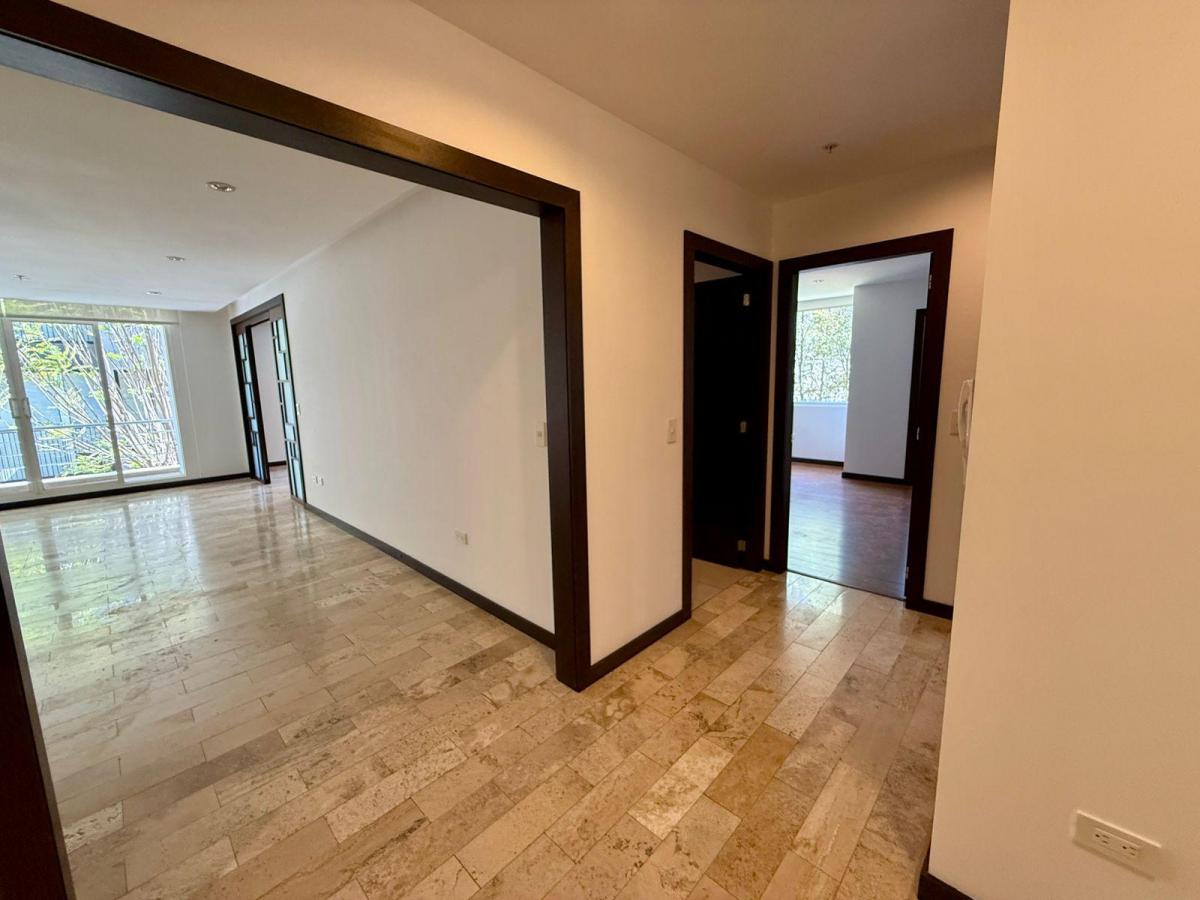 Oportunidad Única – Departamento en Cumbayá (Santa Lucía / Site Center) — imagen 2