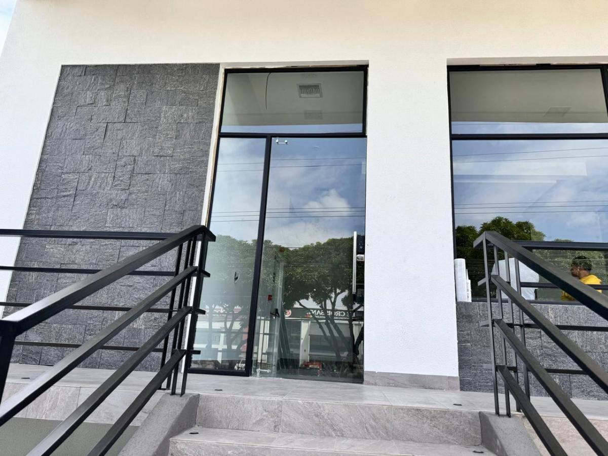 Oficinas en Venta 82 M²|edificio Inteligente| Av Leopoldo Carrera| Los Ceibos, Guayas — imagen 2