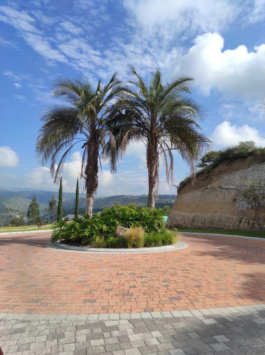 Vendo en Cumbaya, Terreno 1.171 m², con Vista, Sector Santa Ines! Excelente Opción! — imagen 9