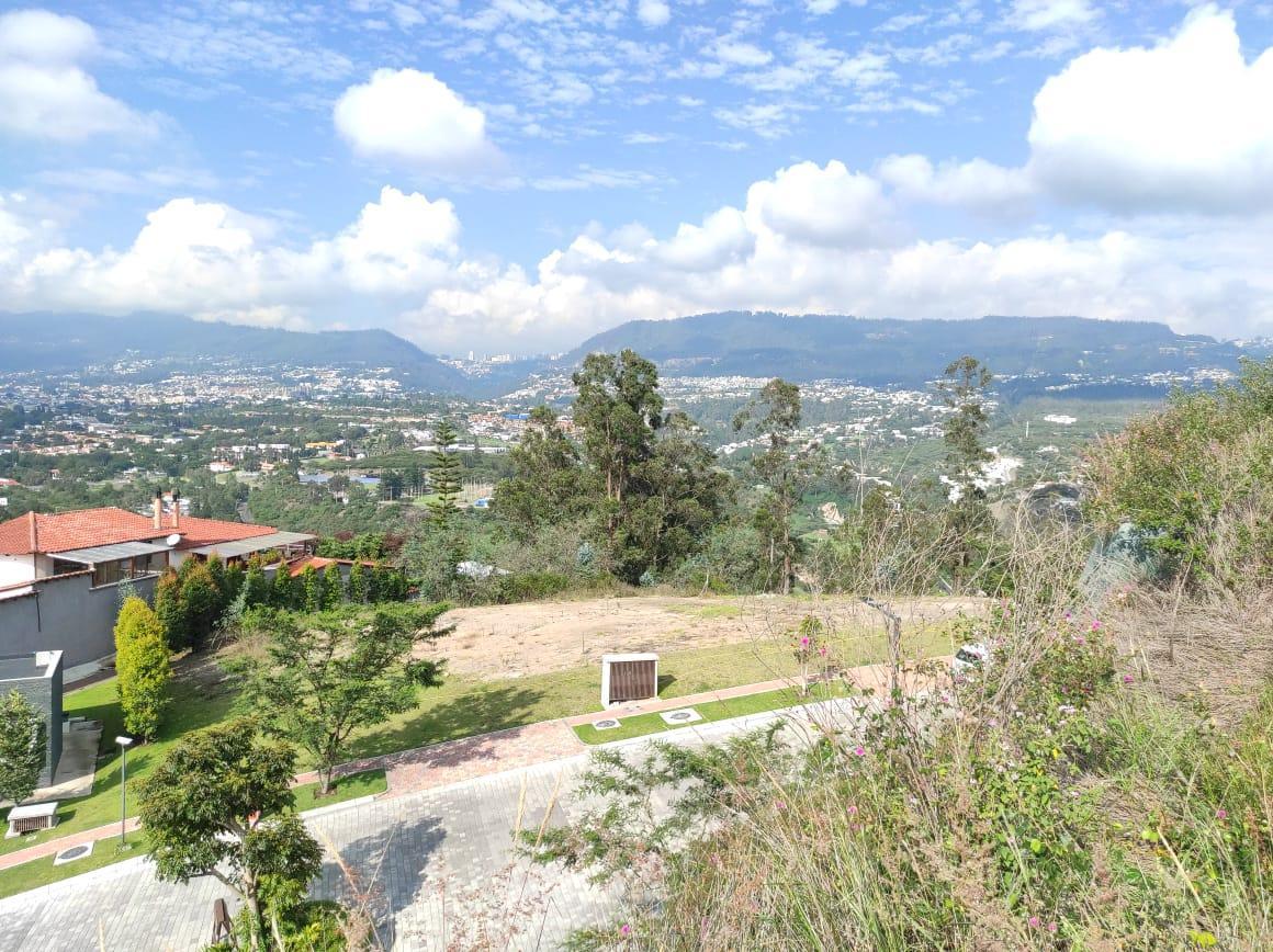 Vendo en Cumbaya, Terreno 1.171 m², con Vista, Sector Santa Ines! Excelente Opción! — imagen 7
