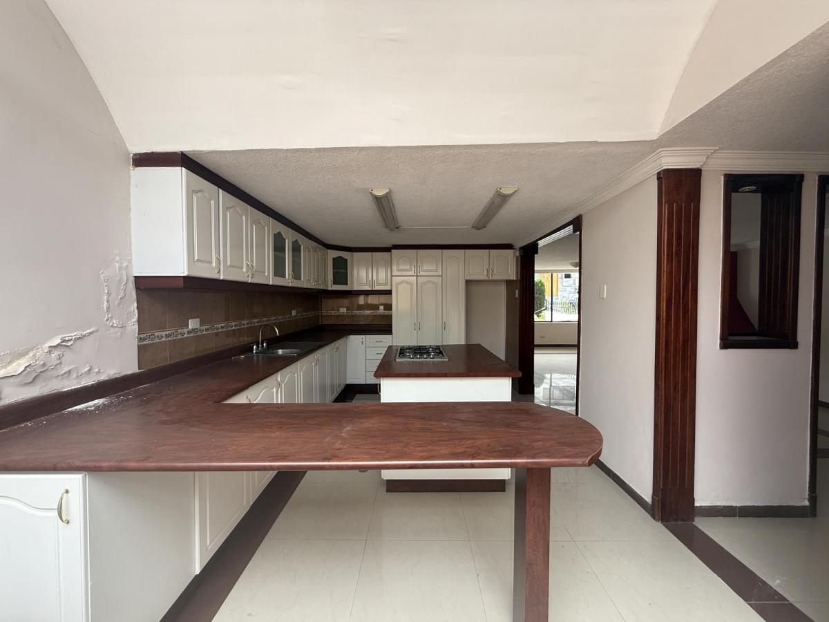 Vendo Casa 138 m² Estudio, Sector San Rafael Junto Al Kfc y San Luis Shopping — imagen 8