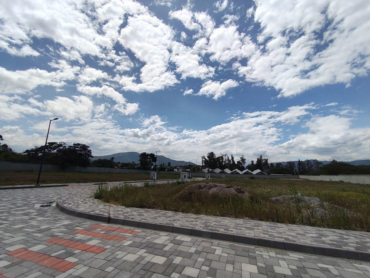 Lotes de Venta, en Tumbaco Dentro de Urbanización Cerrada - Oportunidad — imagen 2