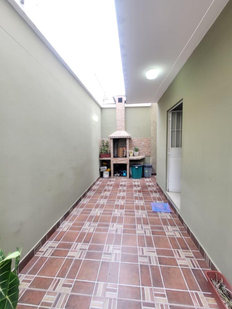 Casa Moderna en Venta | Conjunto Cerrado Santorini | Sector San Felipe | 3 Dorm. (War), Guayas — imagen 2