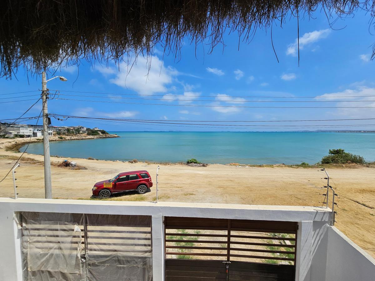 Se Vende Hermosa Casa con Vista Al Mar Unica a Precio Reducido en Salinas — imagen 9