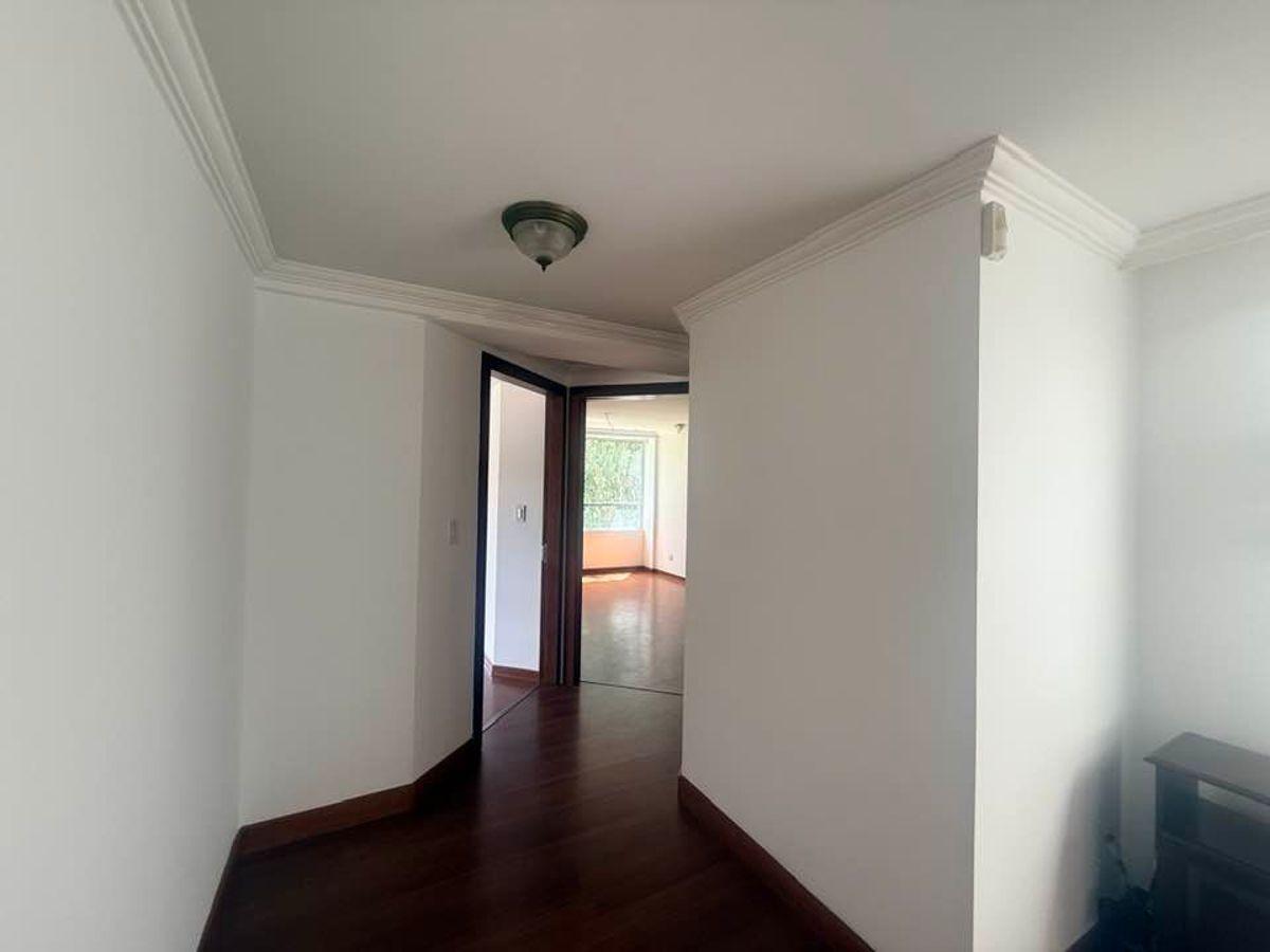 Venta Departamento Sector Monteserrin - — imagen 2