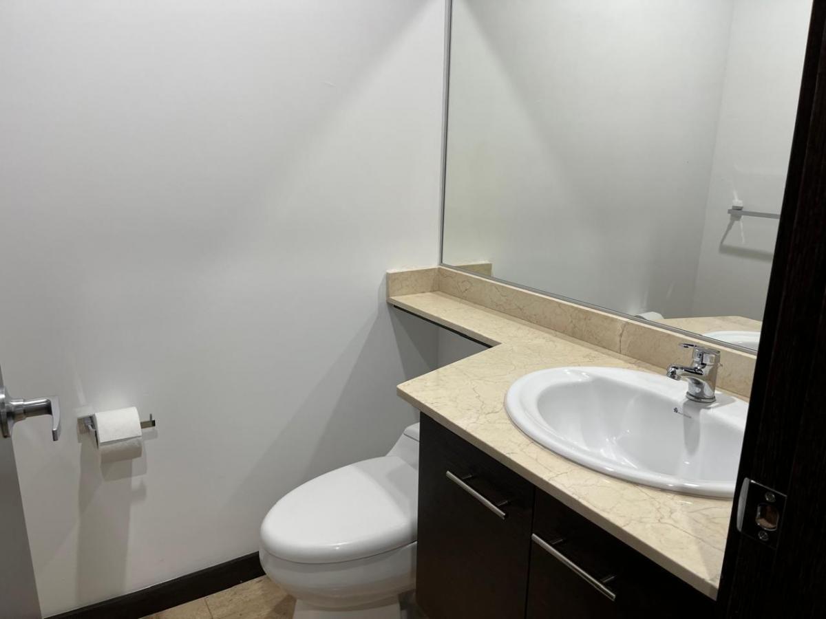 Vendo Lujoso Dpto 3 Dor Sector Santa Lucia Cumbaya — imagen 10