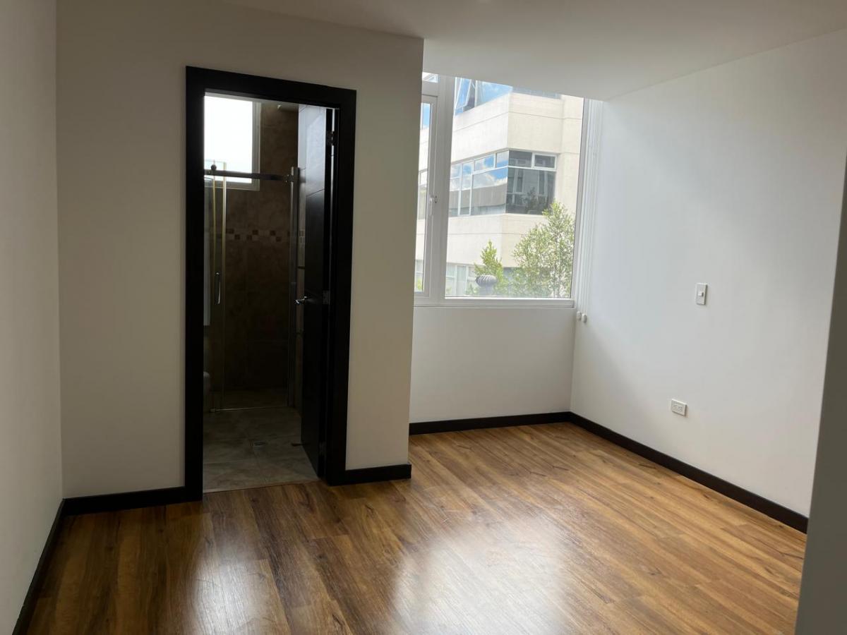 Vendo Lujoso Dpto 3 Dor Sector Santa Lucia Cumbaya — imagen 6