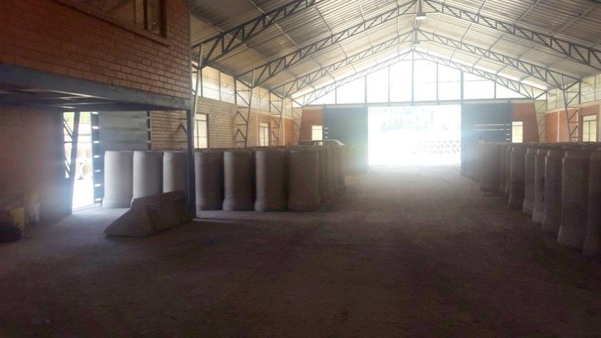 Excelente Terreno en Venta 10.000 m² Mas Nave Industrial Vía Cumbe, Azuay — imagen 8