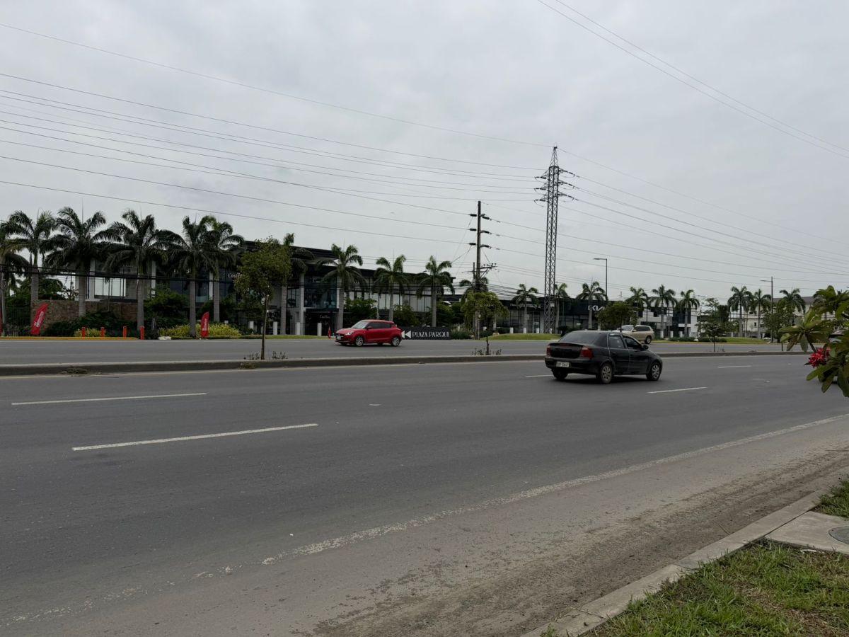 Terreno en Venta 16.400 m² - Av León Febres Cordero - La Aurora - Daule, Guayas — imagen 4
