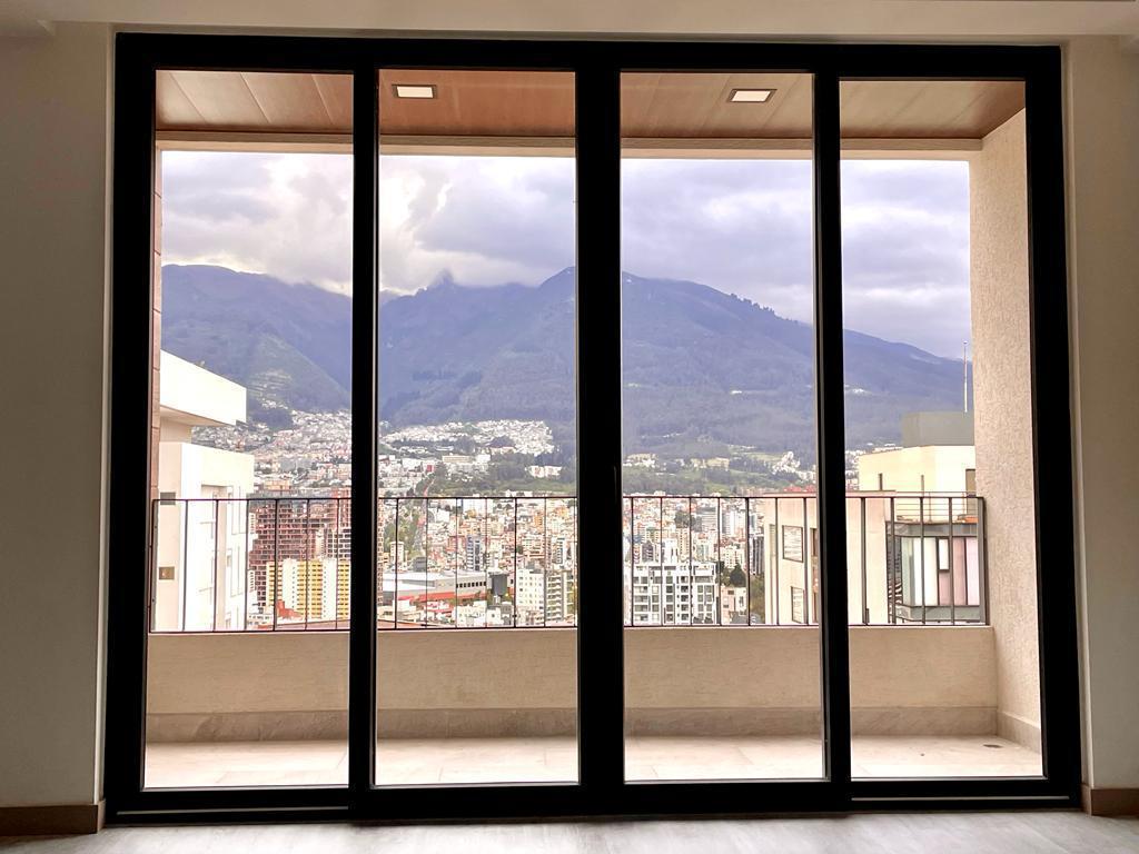 Sector Gonzalez Suarez, en Venta Dpto 2d de 101 con Balcon y Linea Blanca (Mv) — imagen 8