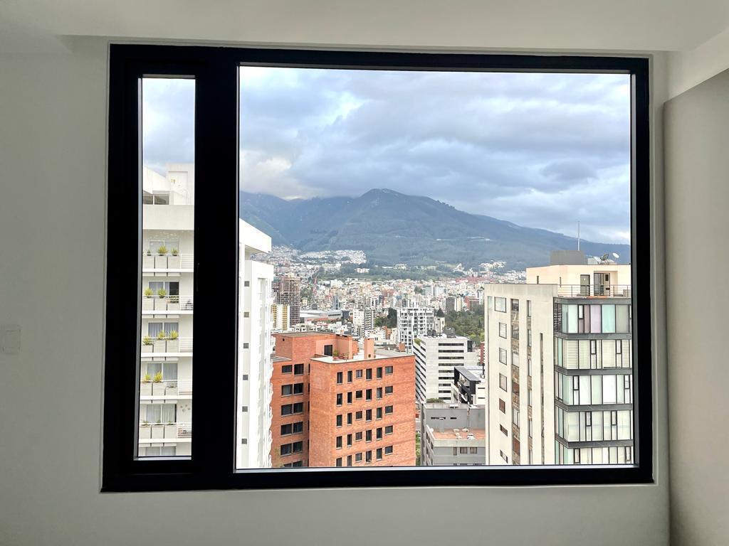 Sector Gonzalez Suarez, en Venta Dpto 2d de 101 con Balcon y Linea Blanca (Mv) — imagen 7