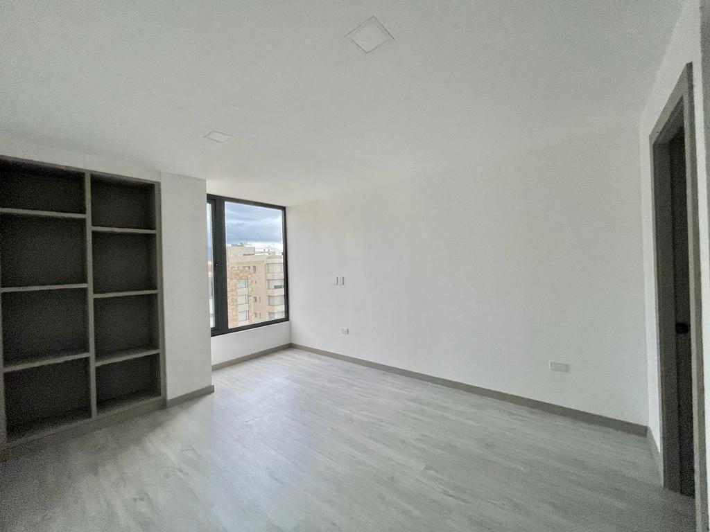 Sector Gonzalez Suarez, en Venta Dpto 2d de 101 con Balcon y Linea Blanca (Mv) — imagen 5